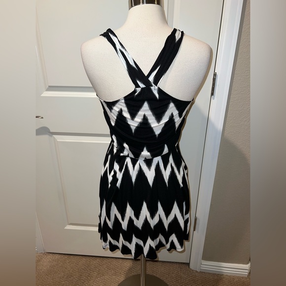 H&M black and white dress size XS new - Picture 4 of 5